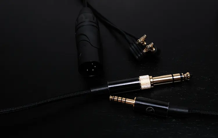 Austrian Audio The Composer cables on wood