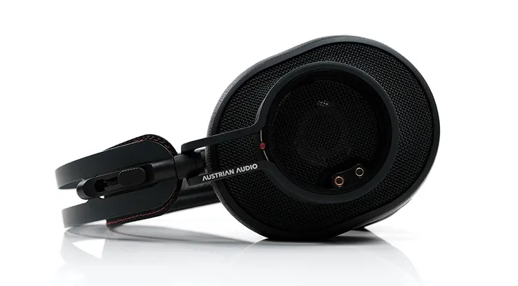 Austrian Audio The Composer on its side