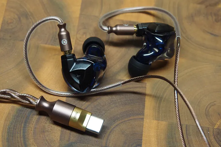 ddHiFi M130B cable paired with Campfire Audio Clara