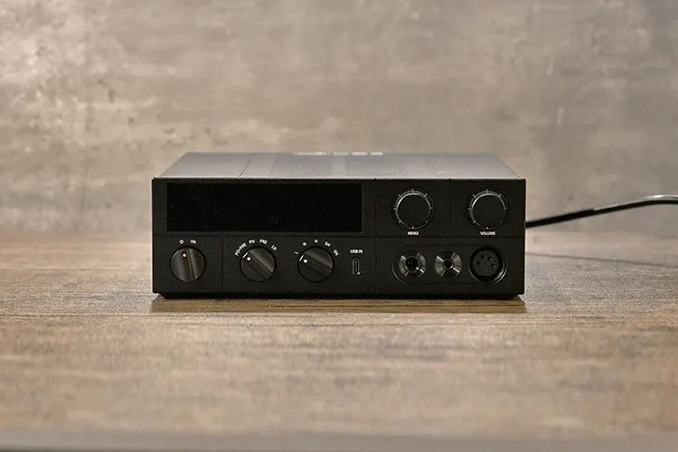FiiO K17 front panel