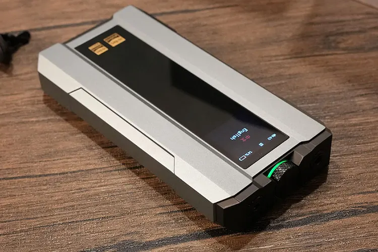FiiO Q15 front panel