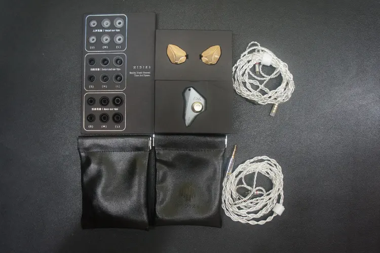 Hidizs MP145 Golden Titanium Edition accessories