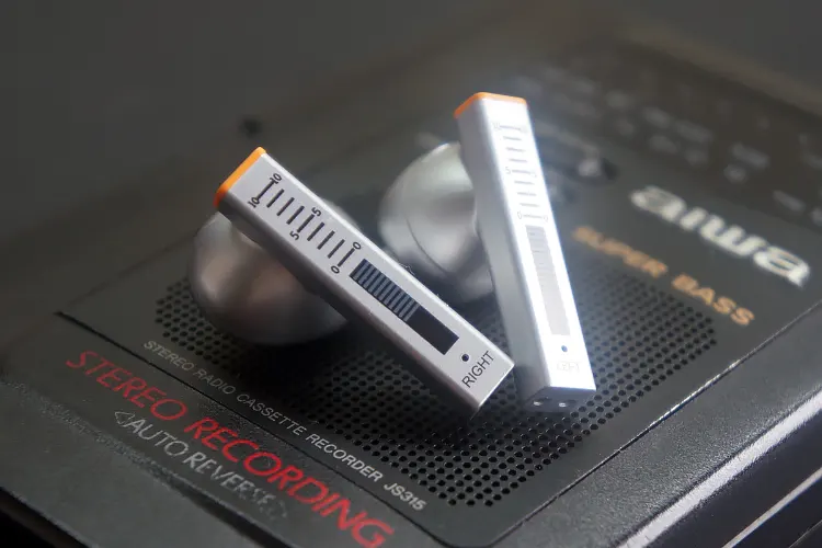 MOONDROP Golden Ages 2 earbuds on tape player