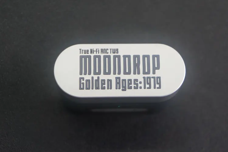 MOONDROP Golden Ages top of cradle