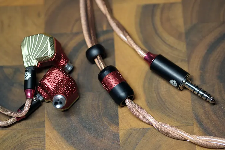PLUSSOUND SONORA shells and Copper XL cable
