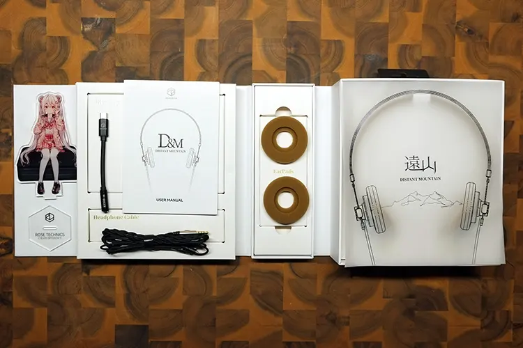 ROSESELSA Distant Mountain accessories