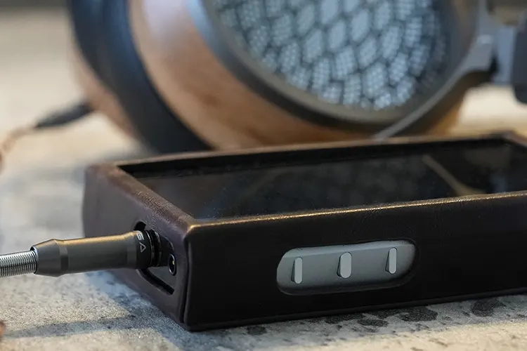 SIVGA P2 Pro paired with Shanling M5 Ultra