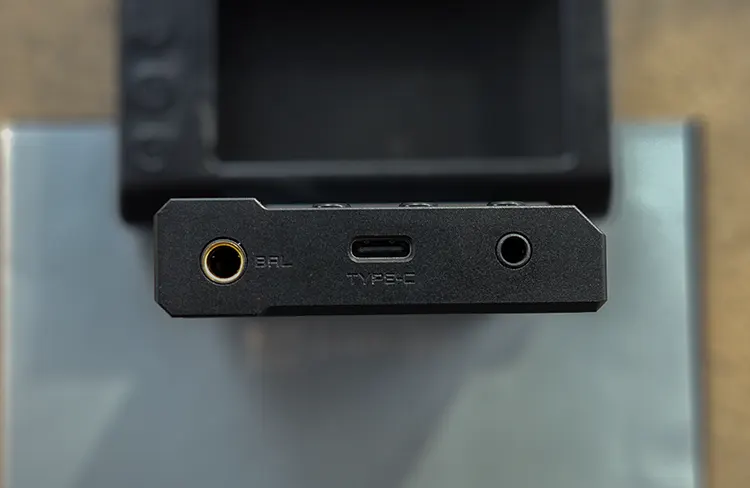 TempoTec V3 bottom panel standing upright